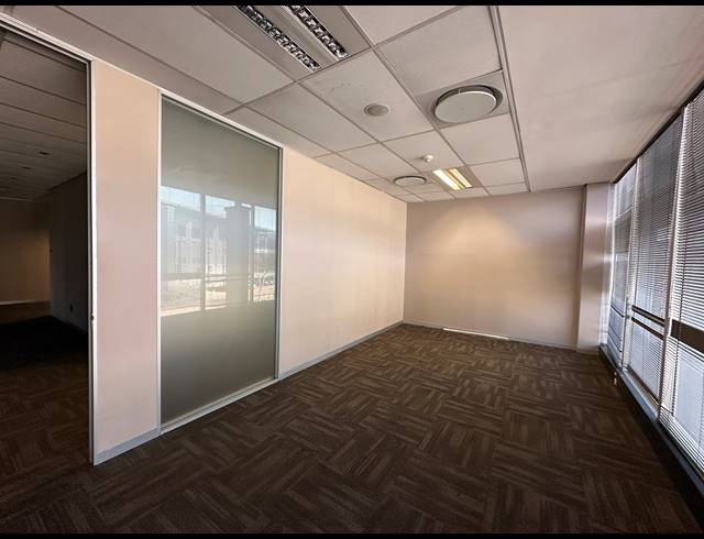 509.30M² OFFICE TO LET IN HIGHVELD
